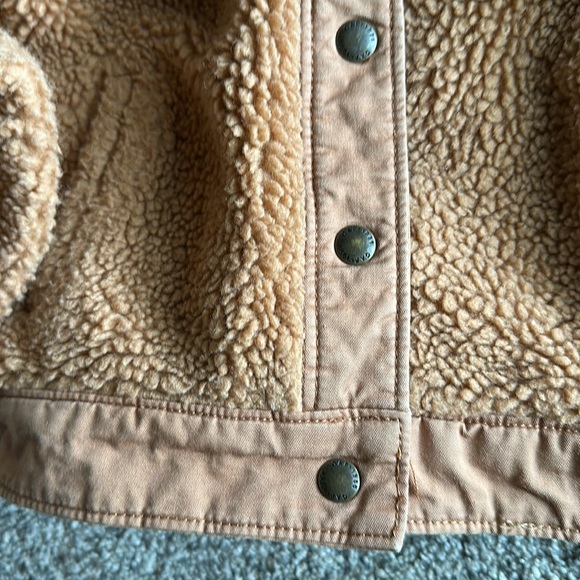 Super cute sherpa coat - Picture 3 of 5